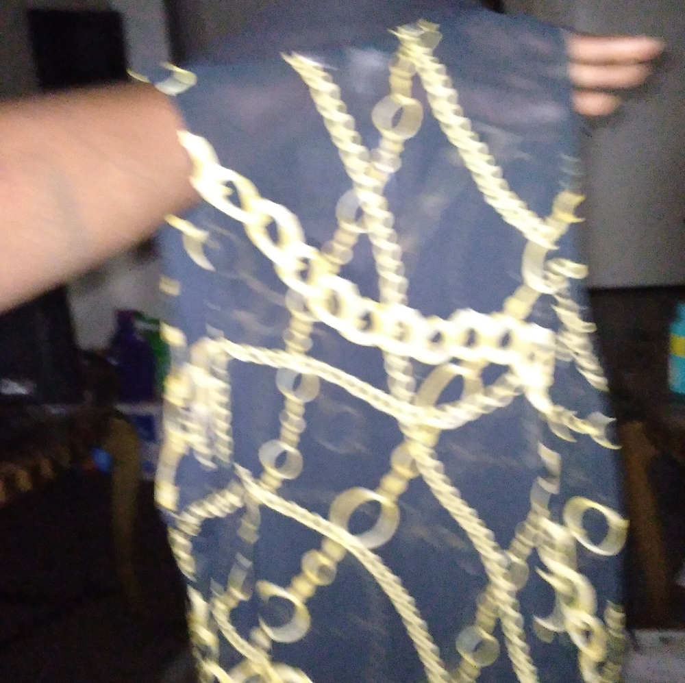 shirt - Picture 3 of 4